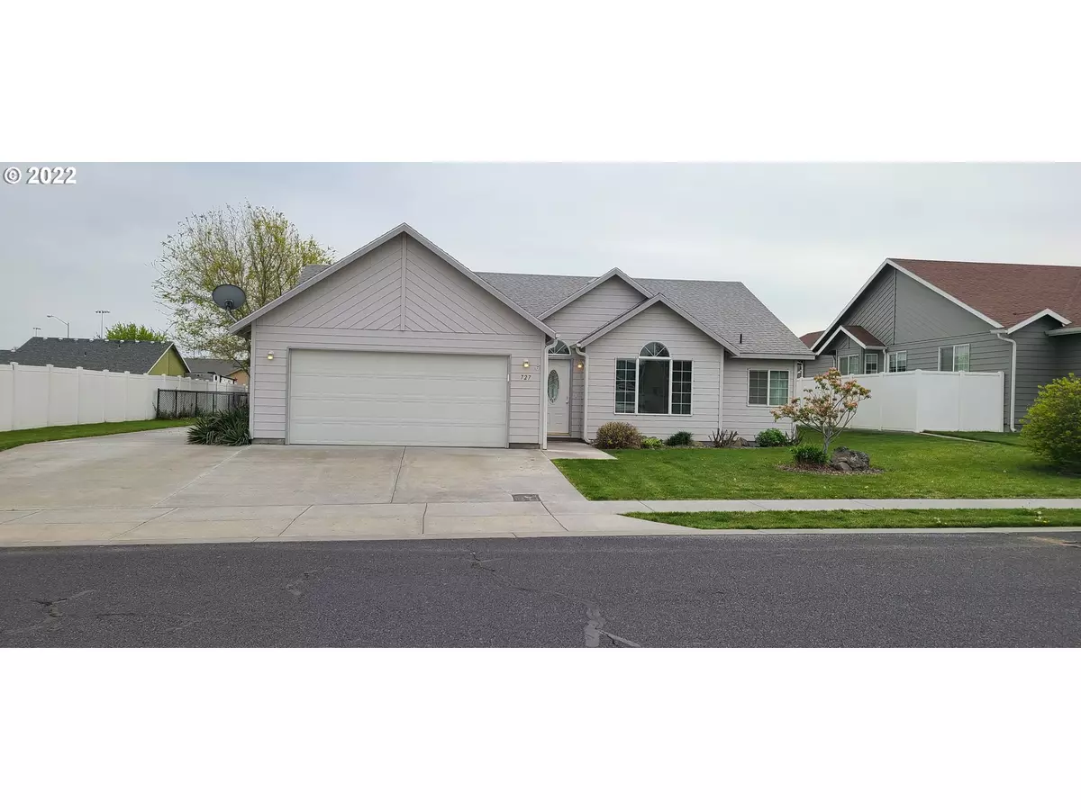 Hermiston, OR 97838,727 W SANDPIPER AVE