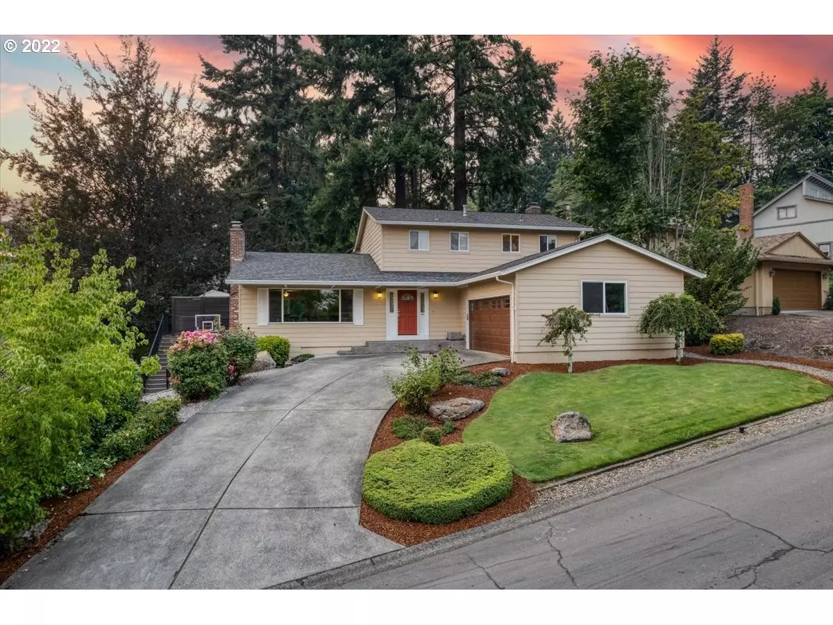 Lake Oswego, OR 97035,23 TOUCHSTONE