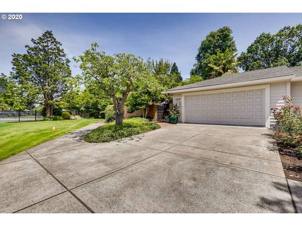 32225 SW EAST LAKE PT, Wilsonville, OR 97070