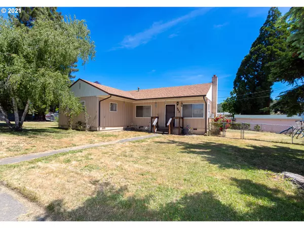 243 PARK ST, Riddle, OR 97469