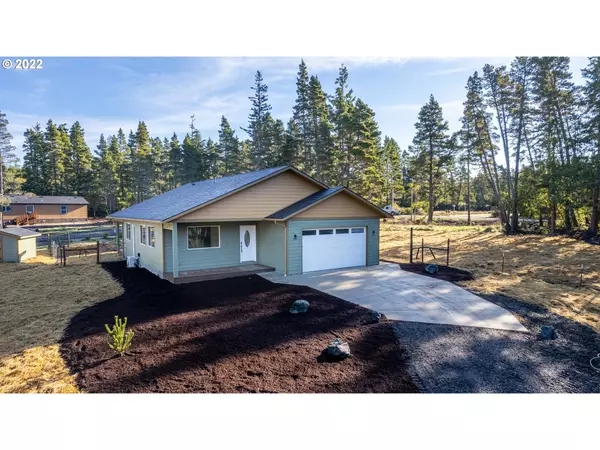 55503 MADRONE DR, Bandon, OR 97411