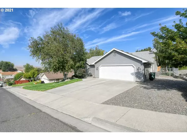 Pendleton, OR 97801,1851 SW RUNNION DR