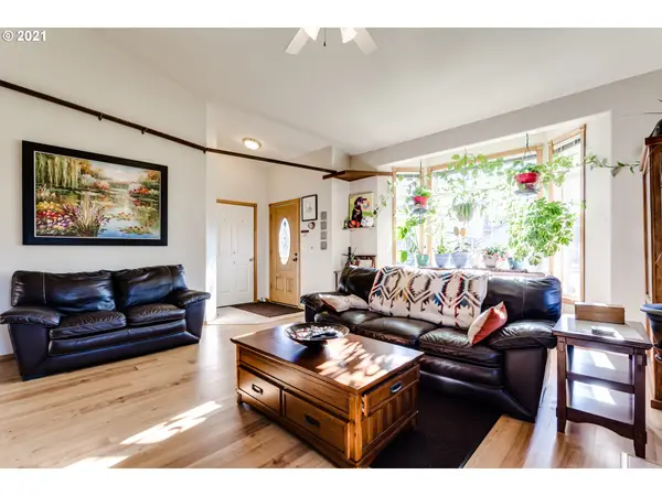 4635 SPRING MEADOW AVE, Eugene, OR 97404