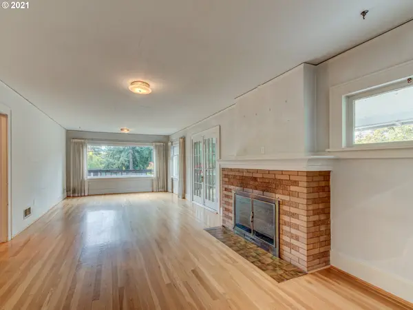 Eugene, OR 97403,2023 FLORAL HILL DR