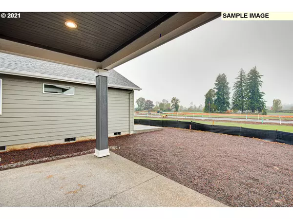 Estacada, OR 97023,438 NE Greenway DR