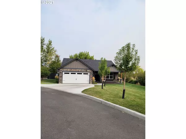 2109 SCORPIO DR, La Grande, OR 97850