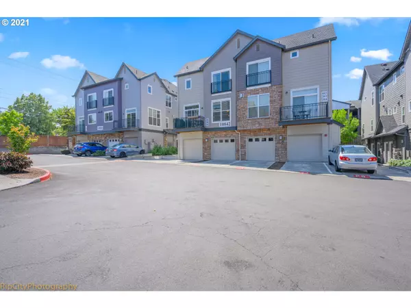 Hillsboro, OR 97006,10842 NE RED WING WAY #201