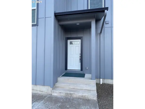 Springfield, OR 97477,2080 L ST