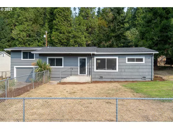 48521 E 1ST ST, Oakridge, OR 97463