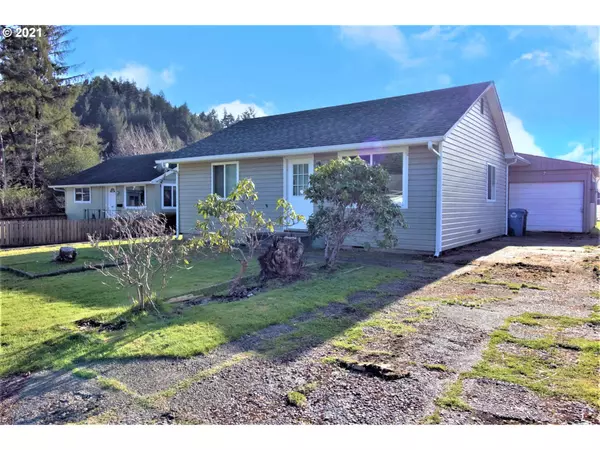 Reedsport, OR 97467,658 W ALDER PL