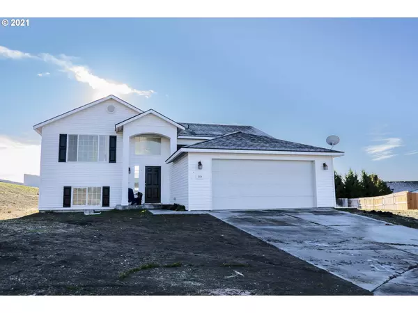 Hermiston, OR 97838,364 E GROUSE CT