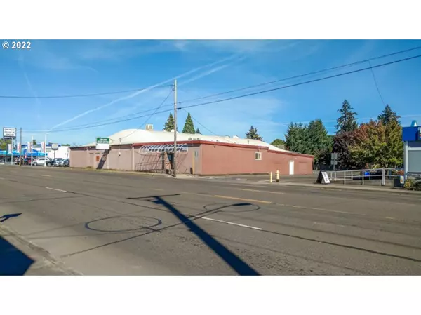 1355 S MAIN ST, Lebanon, OR 97355