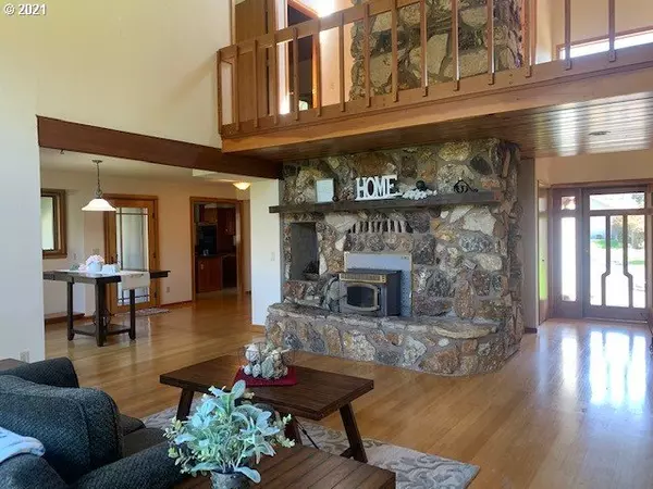 Roseburg, OR 97471,198 Hidden Valley LN