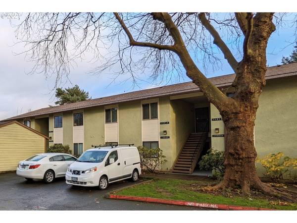 15906 NE FREMONT ST, Portland, OR 97230