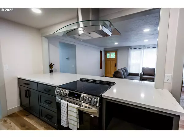 Eugene, OR 97404,1656 EVERGREEN DR