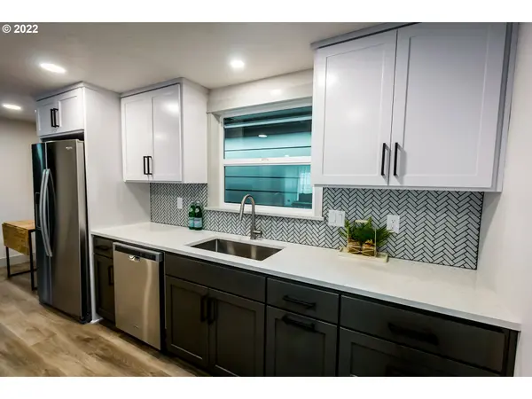 Eugene, OR 97404,1656 EVERGREEN DR