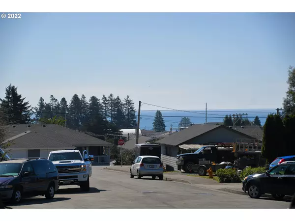 Brookings, OR 97415,890 JOSHUA CT