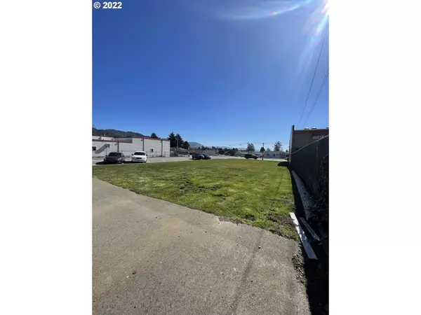 Brookings, OR 97415,531 HEMLOCK ST