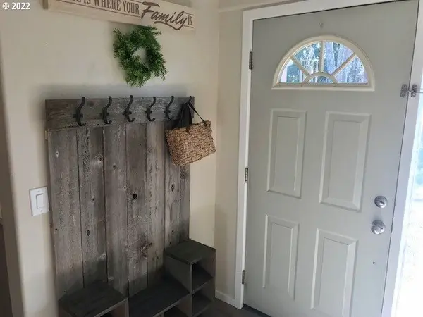 77918 S 6TH ST, Cottage Grove, OR 97424