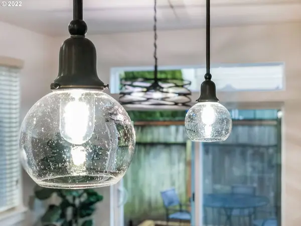 2461 MOUNTAIN TER, Eugene, OR 97408