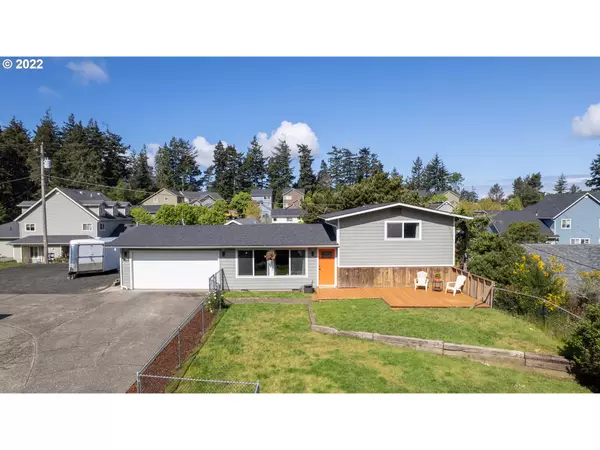 1864 OAK, North Bend, OR 97459