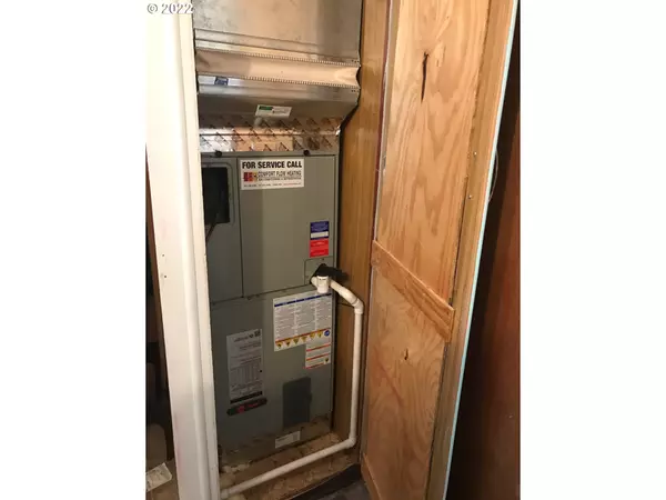 Junction City, OR 97448,27645 SNYDER RD #SP 01