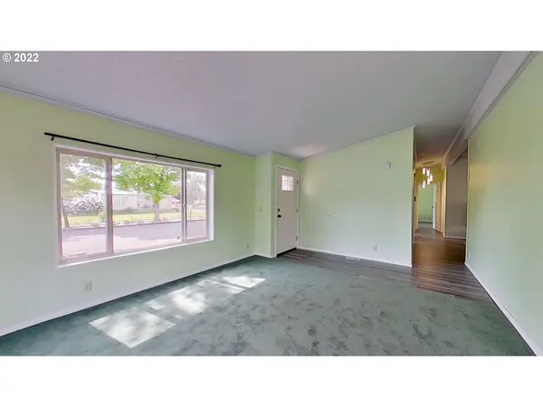 4970 MORELY LOOP, Eugene, OR 97402