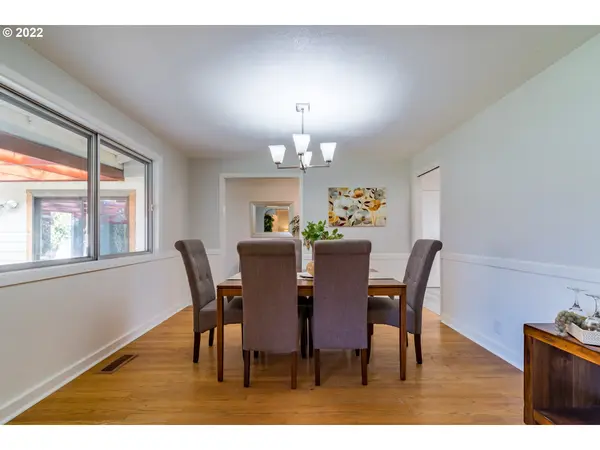 Eugene, OR 97404,425 SANTA CLARA AVE