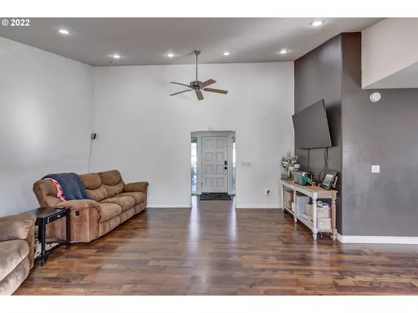 Sweet Home, OR 97386,4311 LONG ST