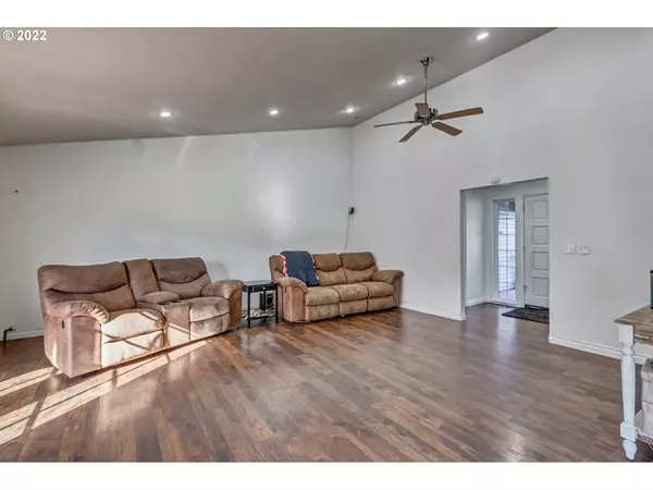 Sweet Home, OR 97386,4311 LONG ST