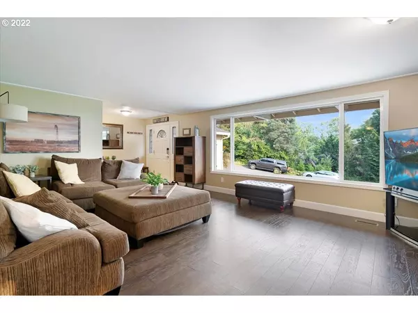 Lake Oswego, OR 97035,23 TOUCHSTONE