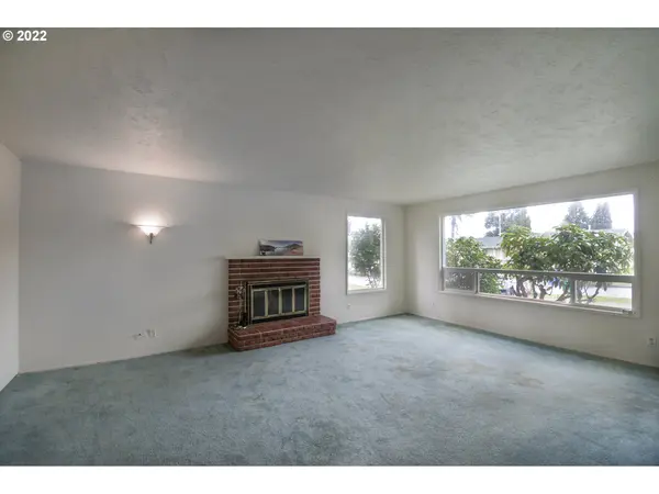 Eugene, OR 97404,186 E ROSEWOOD AVE