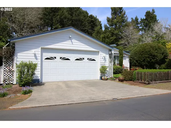 1600 RHODODENDRON DR #236, Florence, OR 97439