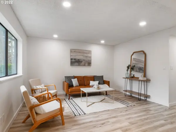 2152 E IRWIN WAY, Eugene, OR 97402