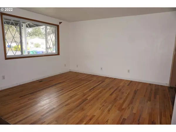 Portland, OR 97233,14654 SE MILL CT