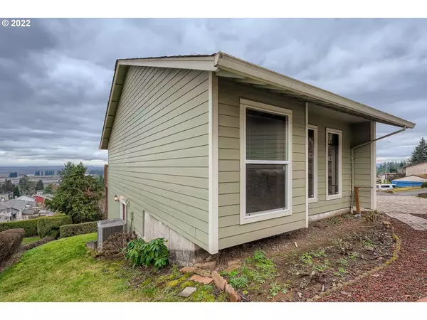 Scappoose, OR 97056,32799 NW RIDGE DR