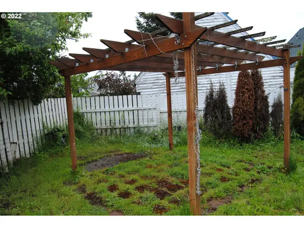 Dallas, OR 97338,1186 SE LYLE ST