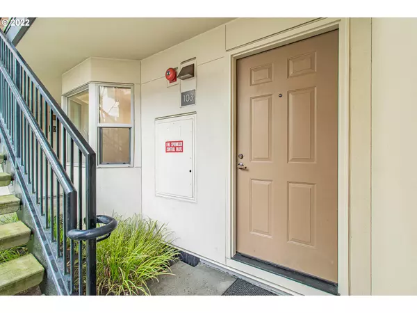 Portland, OR 97201,1535 SW CLAY ST #103