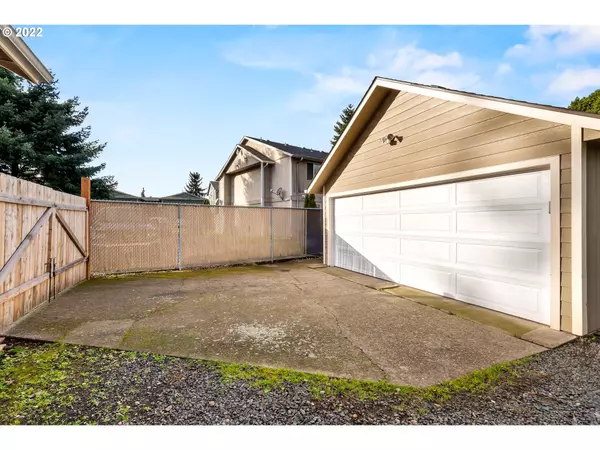 Keizer, OR 97303,889 PLYMOUTH DR