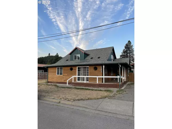 76475 SPOT ST, Oakridge, OR 97463