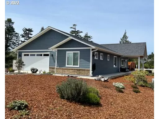 Florence, OR 97439,88051 LAKE POINT DR