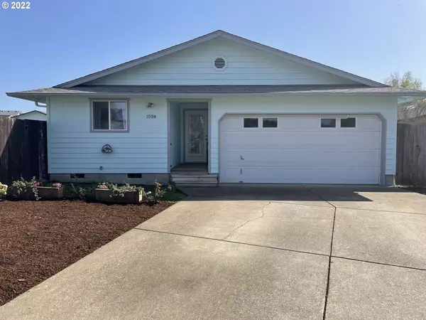 Creswell, OR 97426,1098 CEDAR CT