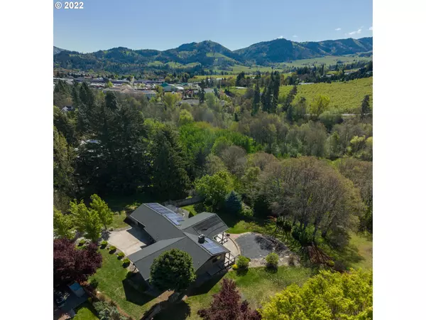 Hood River, OR 97031,980 MONTANA CT