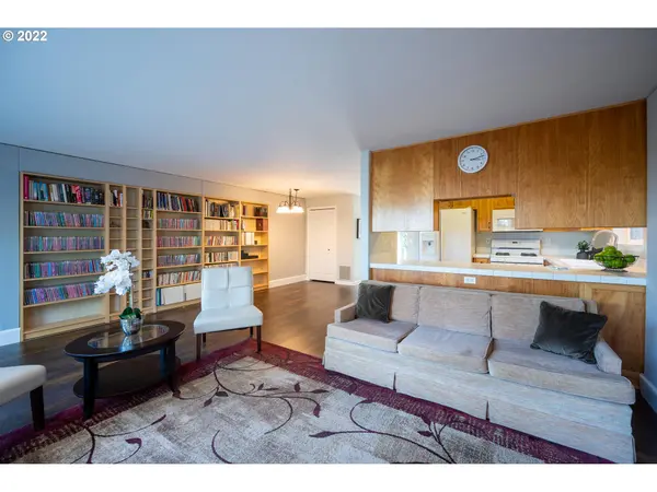 3812 COLONY OAKS DR, Eugene, OR 97405