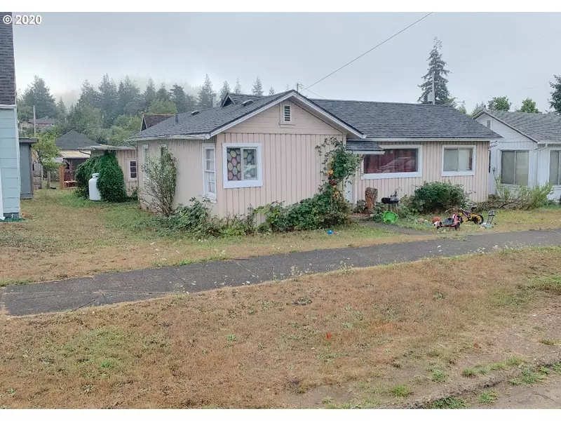 726 N Dean, Coquille, OR 97423