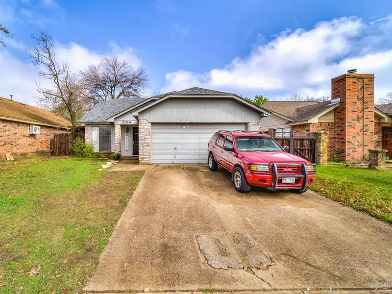 2516 Countryside Lane, Fort Worth, TX 76133