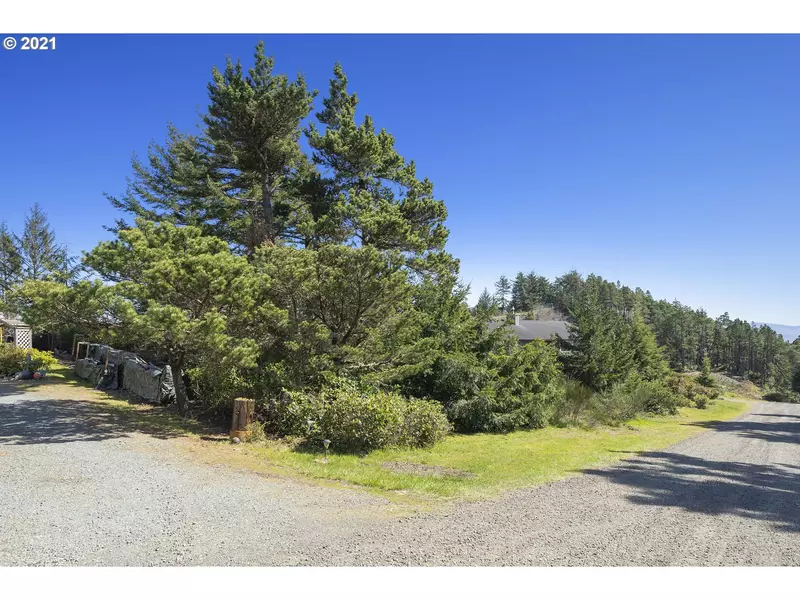 HIghland DR, Oceanside, OR 97134