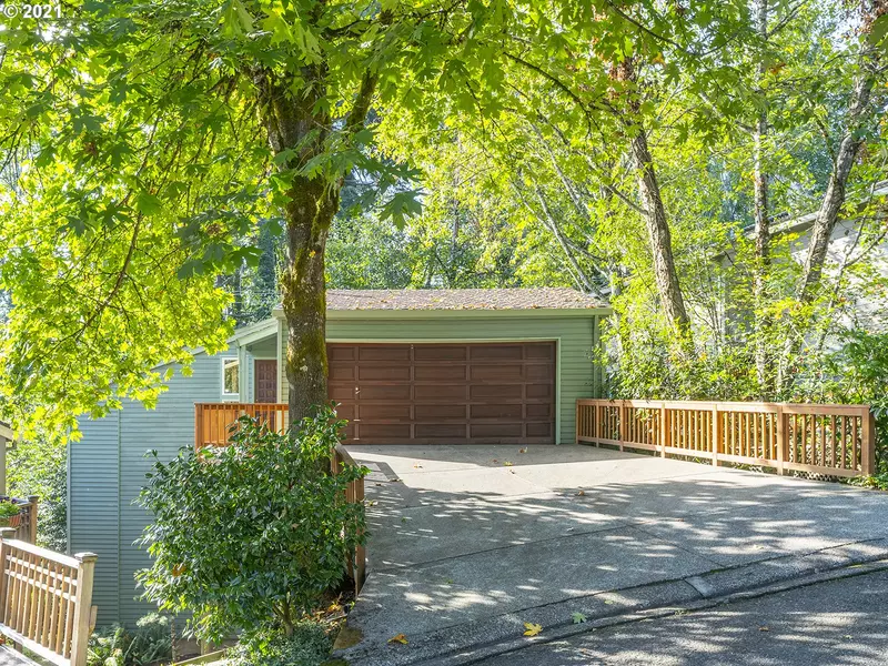 6 ADAMS CT, Lake Oswego, OR 97035