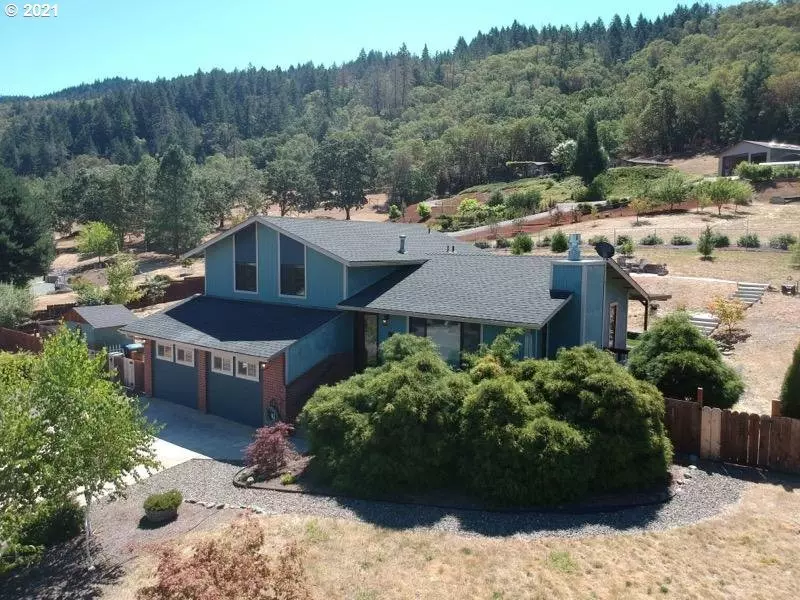 596 WOOD CREST DR, Myrtle Creek, OR 97457