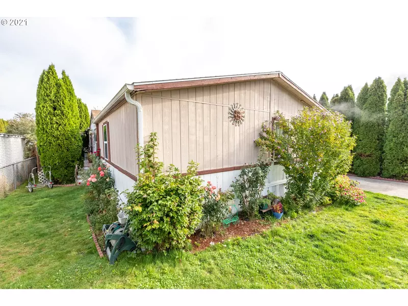 550 S STATE ST #173, Sutherlin, OR 97479